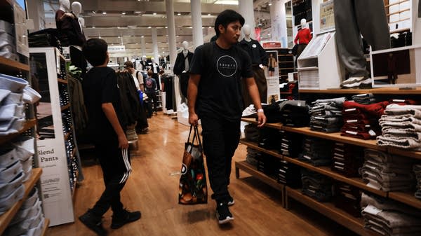 Gen Z spending rose evenly across income brackets, according to a new Bank of America report.