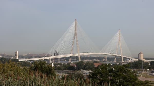 The tricky symbolism of a new international bridge