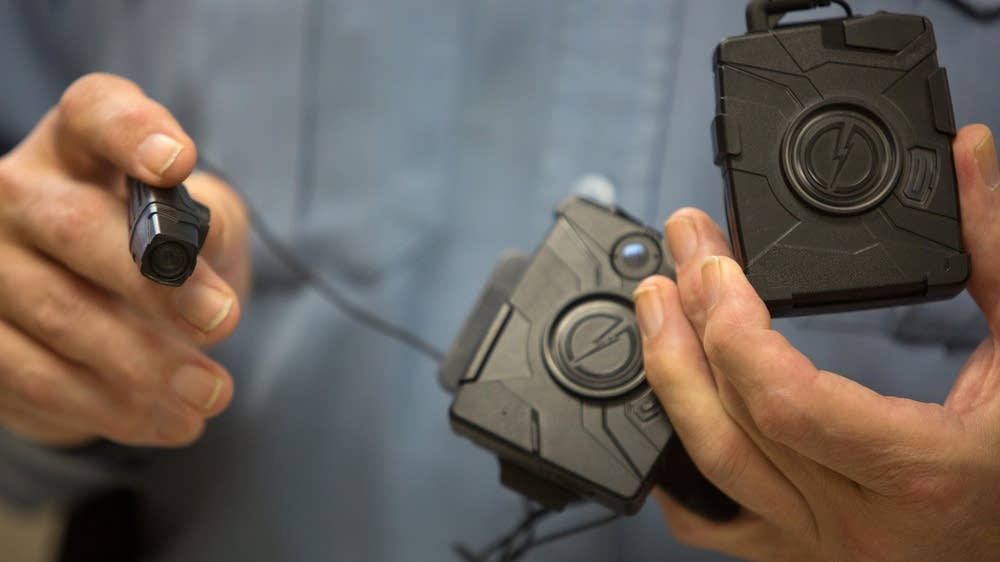 Minneapolis police see promise in pilot project to use body cameras ...