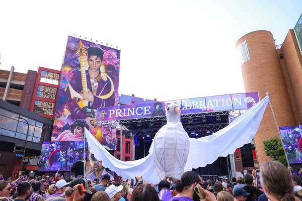 Prince sing-along and block party takes over downtown Minneapolis on Saturday