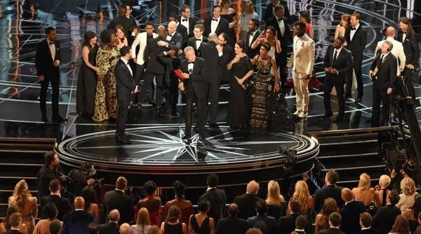 02/27/17: And best picture goes to ‘Moonlight’