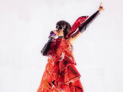 Yeah Yeah Yeahs deliver explosive set at sold-out Armory show