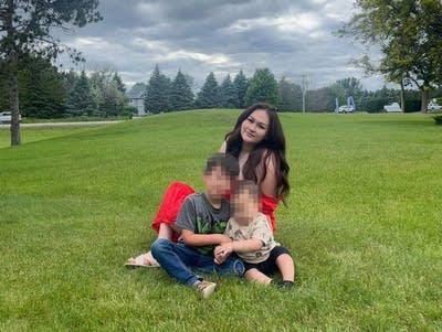 Minnesota mother remains in ICE custody despite judge's release order 
