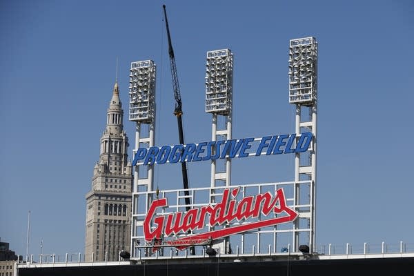 Trump's latest demand: Washington football and Cleveland baseball teams should change names back