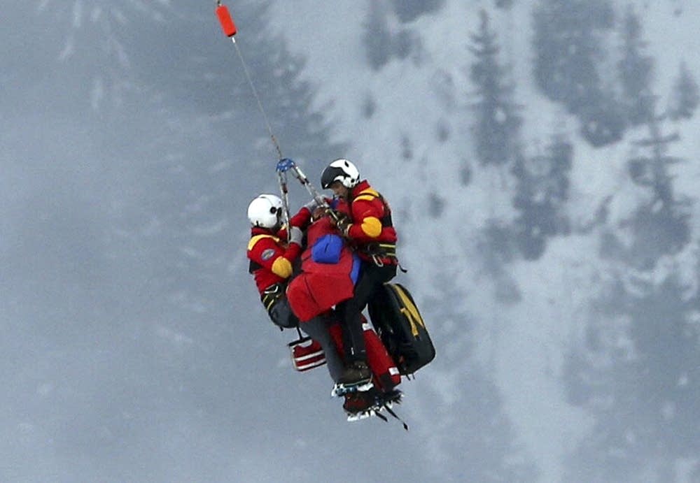 Lindsey Vonn is airlifted