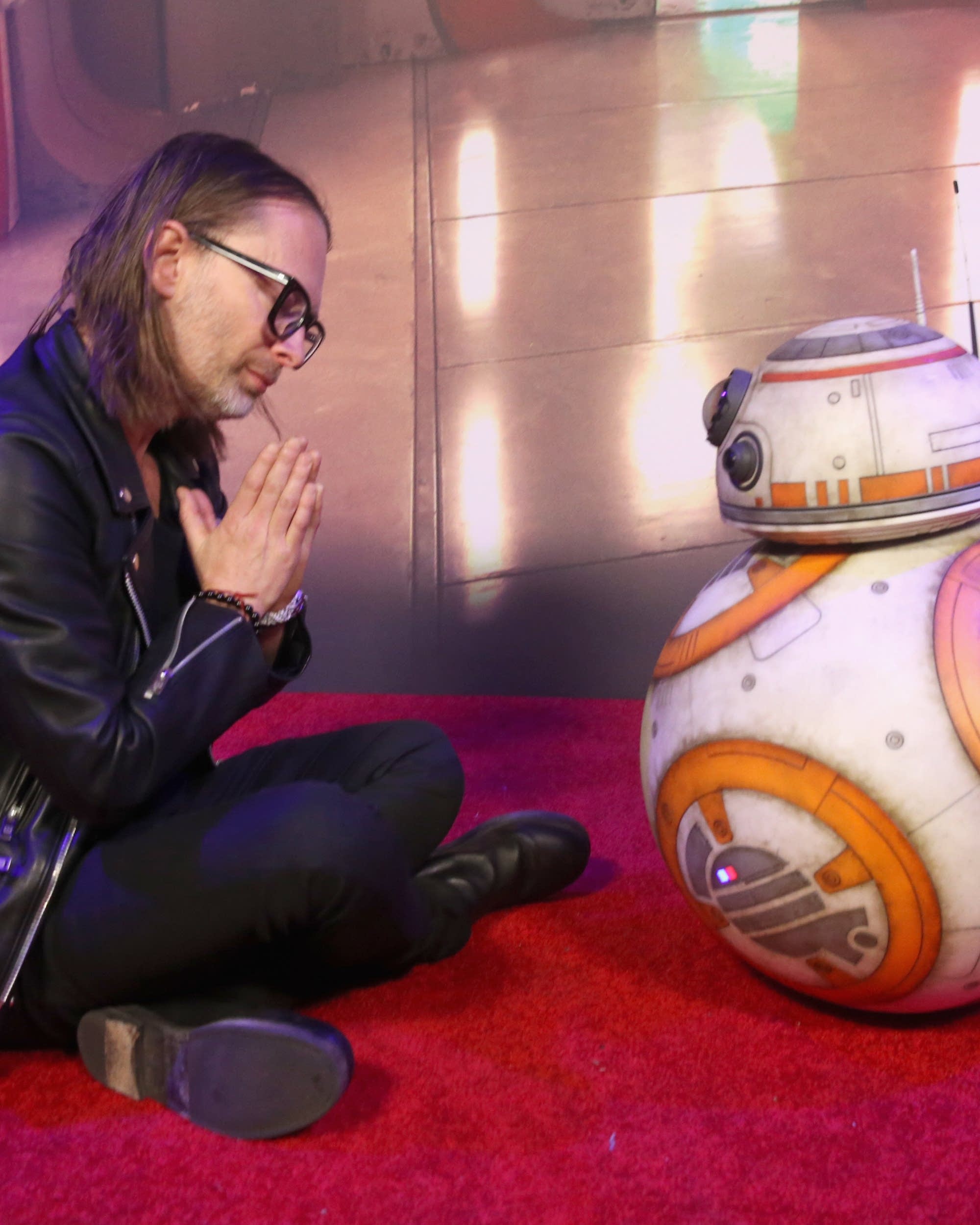 Music News: Thom Yorke meets BB-8