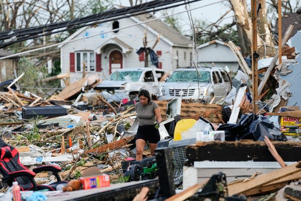 Wisconsin tornado causes extensive damage and cuts power to thousands of homes