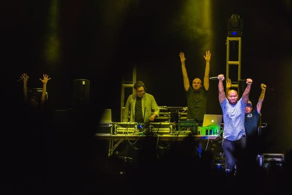 047_MNmusiconaStick_DSC0789