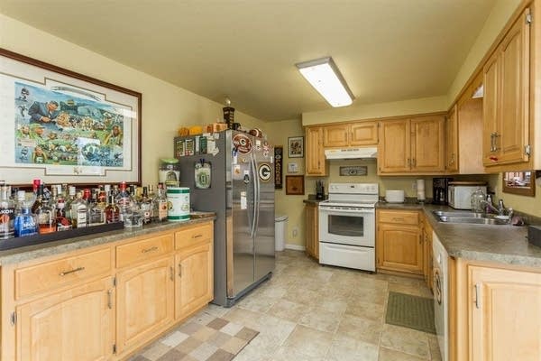 packer_house_2