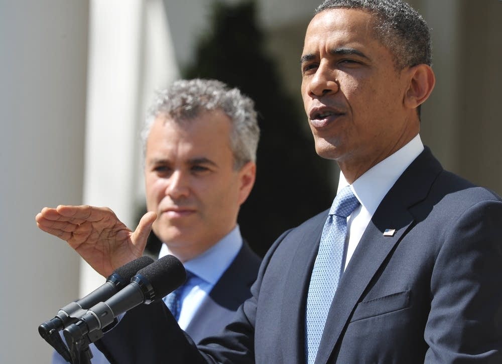 Obama discusses budget