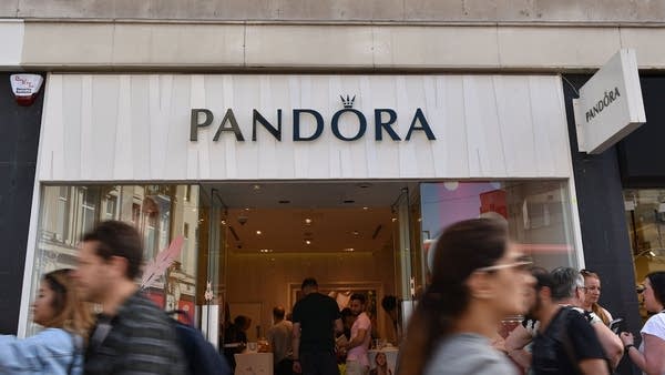 Pandora expands its lab-grown diamond range
