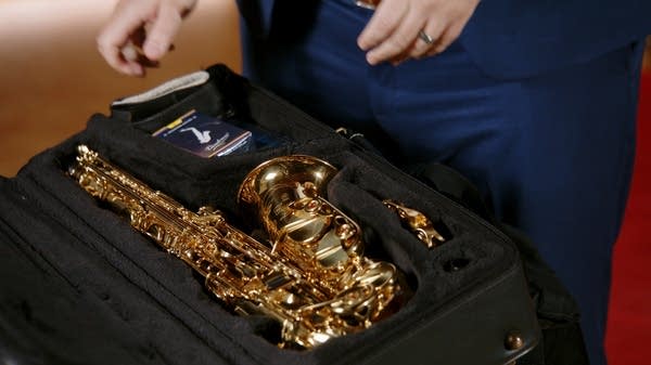 Class Notes thumbnail for a Beginning Band lesson. Includes saxophone player Chris Dickhaus of the Minnesota Winds.