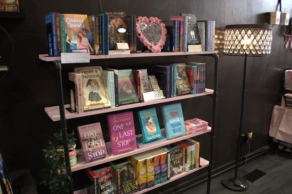 A bookstore decorations-5