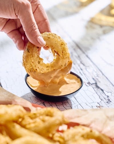 Bacalaíto- Battered Onion Rings