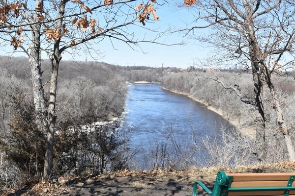 Sunday sunshine; rain and wintry mix may begin Tuesday PM