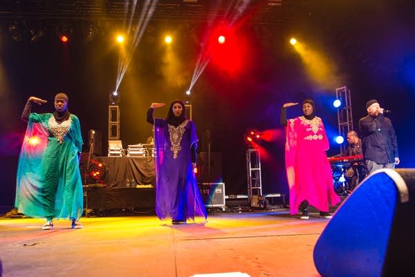 052_MNmusiconaStick_DSC1170