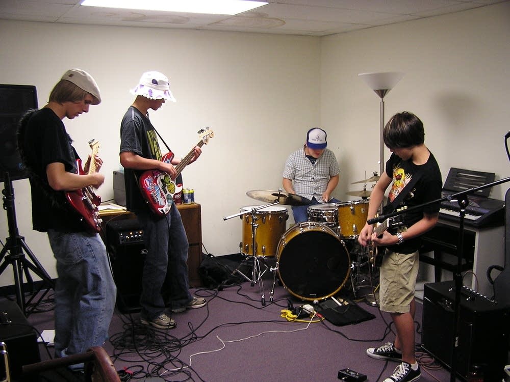 Cramped jamming