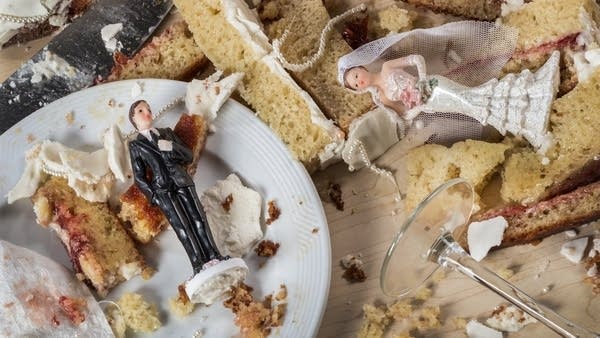 Share your wedding spending regrets! 