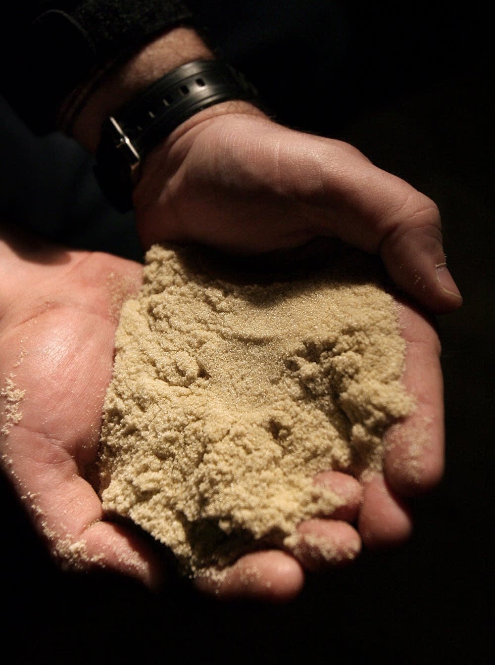 Silica sand