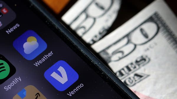 Despite the many apps that make it easier, a new report from Zelle suggests that Gen Z isn't any better than their predecessors at paying each other back.