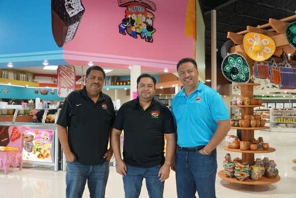 New Latino supermarket offers pieces of home for its Richfield customers