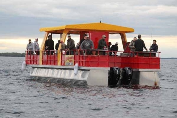 Pontoon launch boat