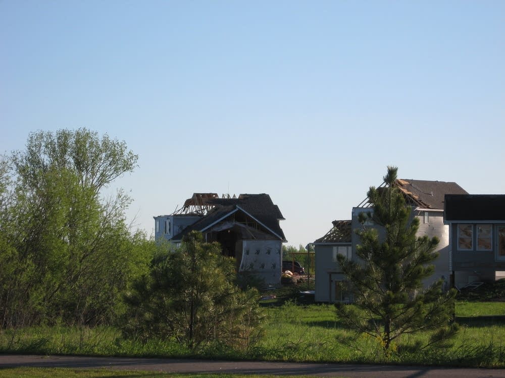 Houses without roofs