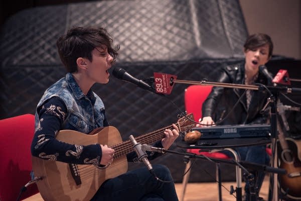 Coffee Break: Bands with twins