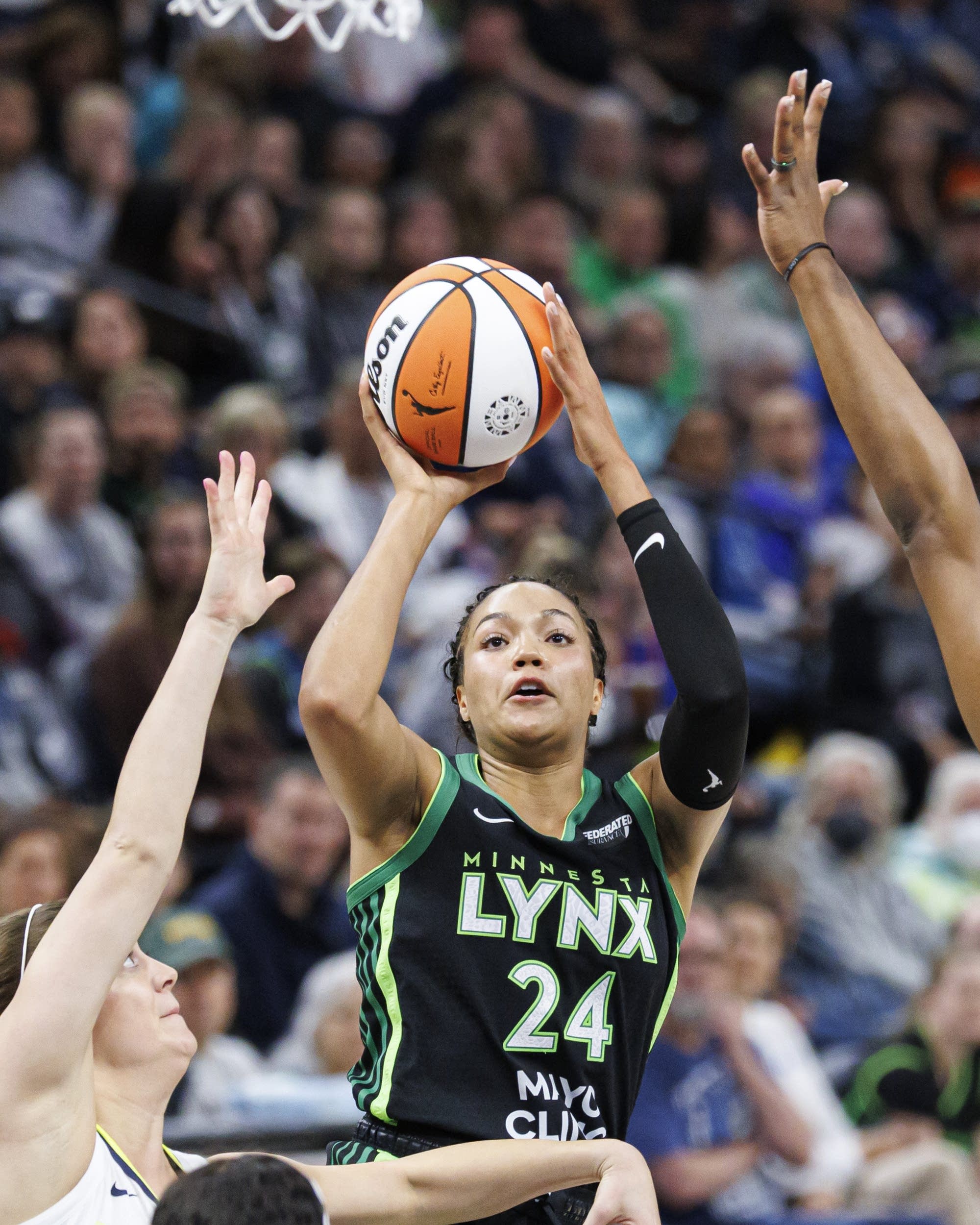 Napheesa Collier shooting for the Minnesota Lynx against Dallas at Target Center