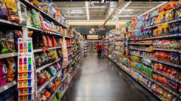 Concerned consumers keep on spending