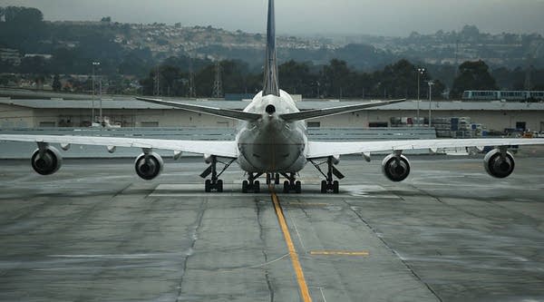 Coming soon: cap-and-trade carbon plan for airlines