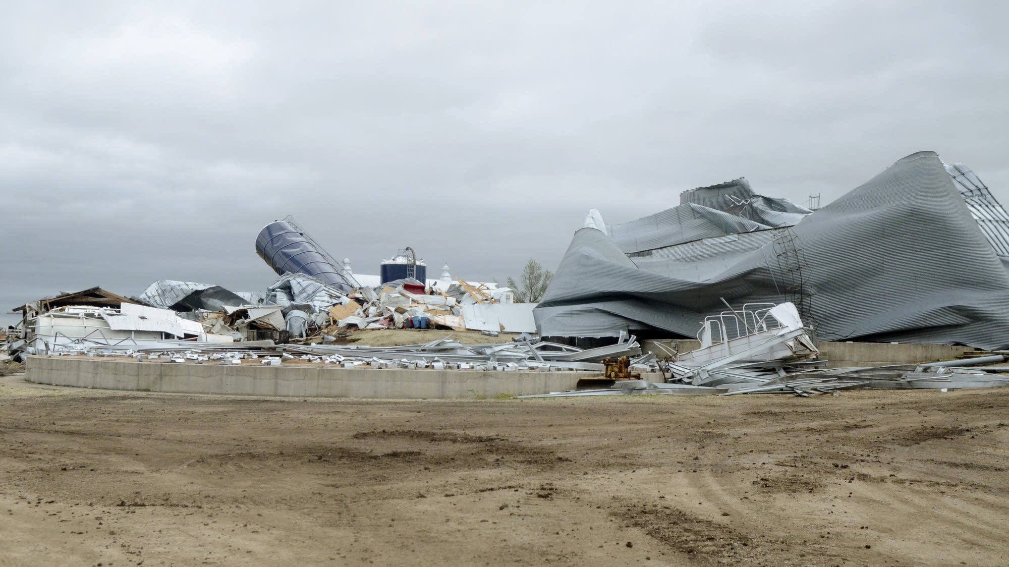 Severe storms, tornadoes leave path of destruction across southern