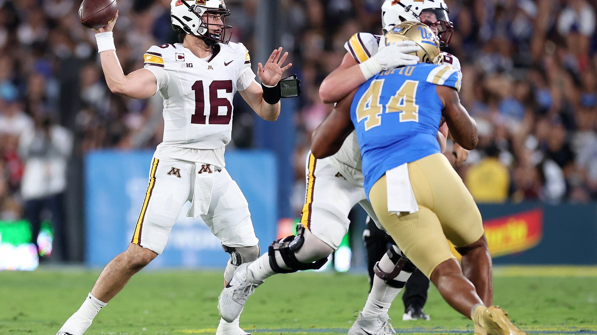 Minnesota Golden Gophers beat UCLA 21-17 | MPR News