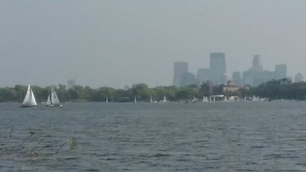 Sunny, dry Sunday; rain chances later next week