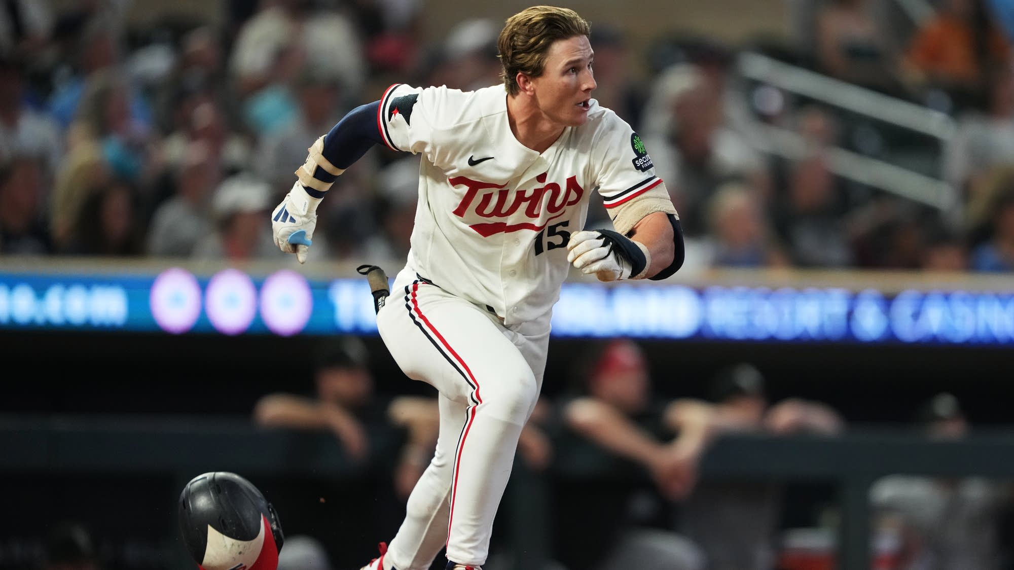 Twins fall short in 7-4 loss to division-leading White Sox Twins fall short in 7-4 loss to division-leading White Sox