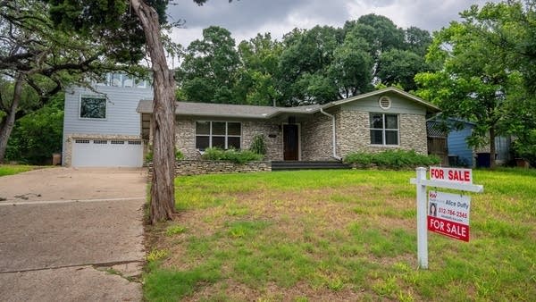 Rich home values and high mortgage rates heap pressure on prospective buyers in the current market.