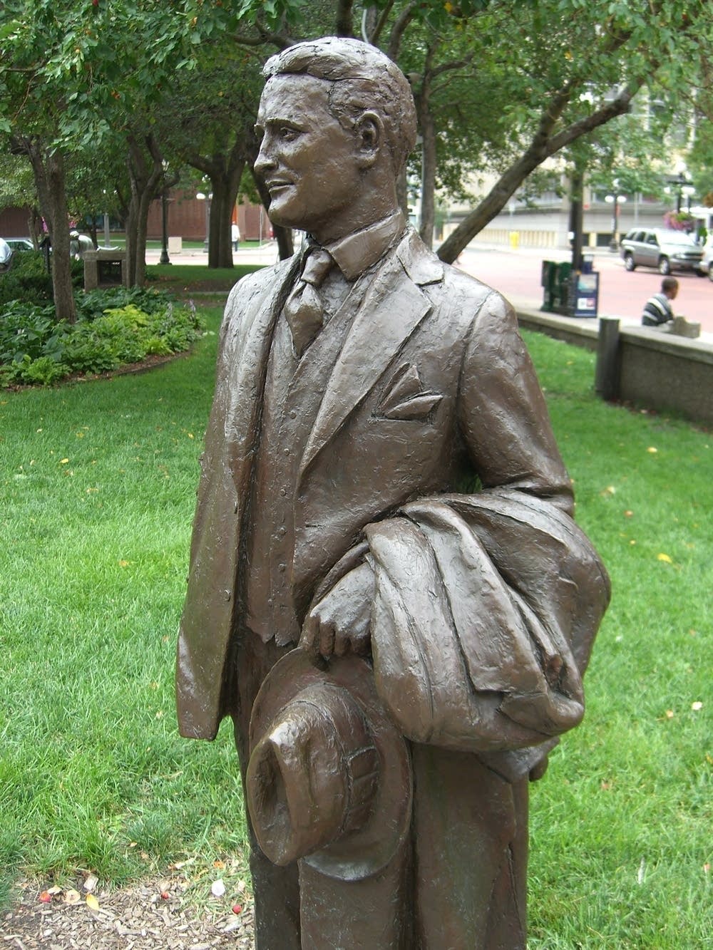 The F. Scott Fitzgerald statue in Rice Park