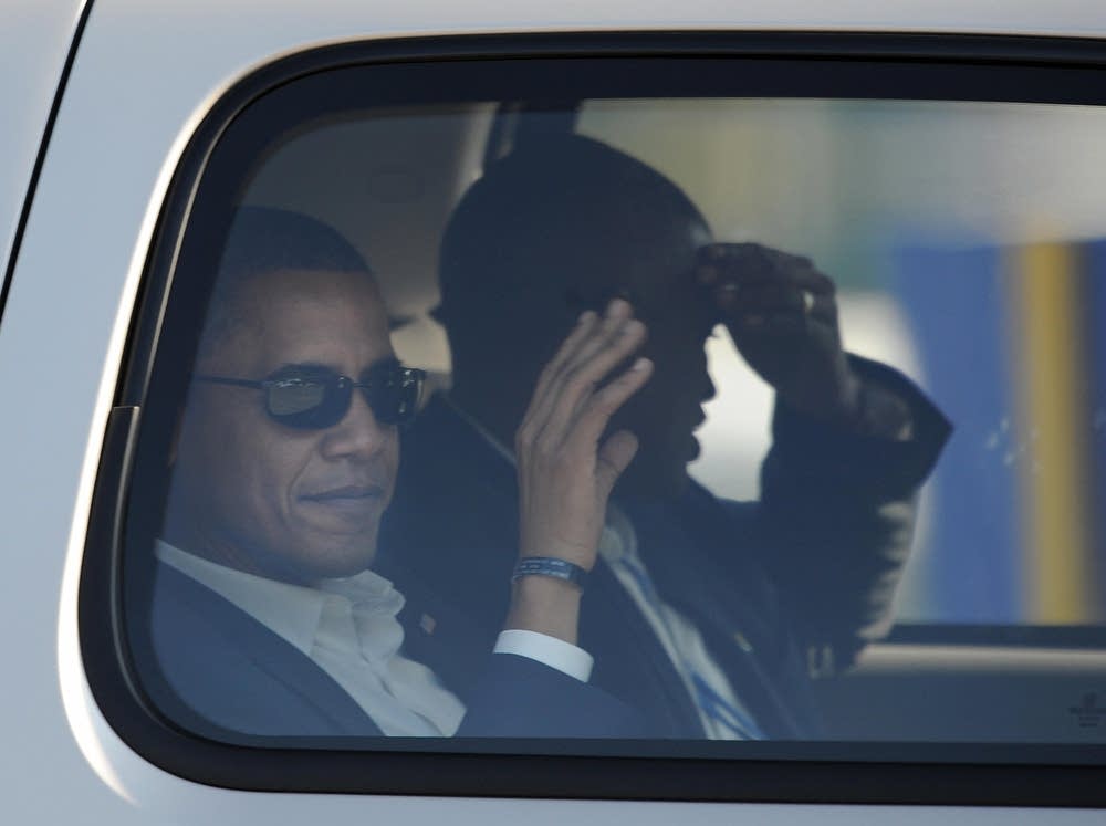 Barack Obama arrives for the debate in New York