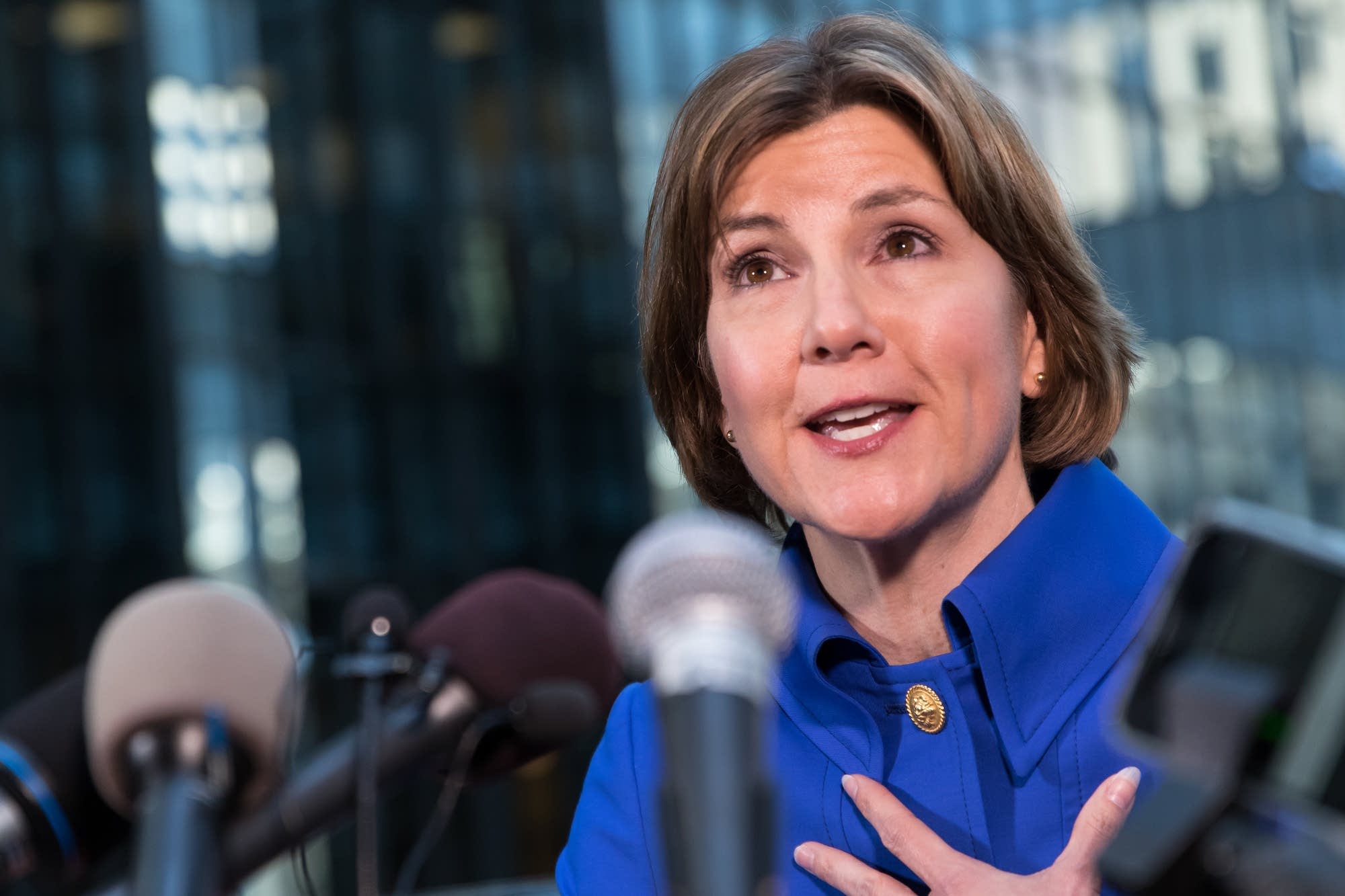 Attorney general Lori Swanson announces she's running for governor.