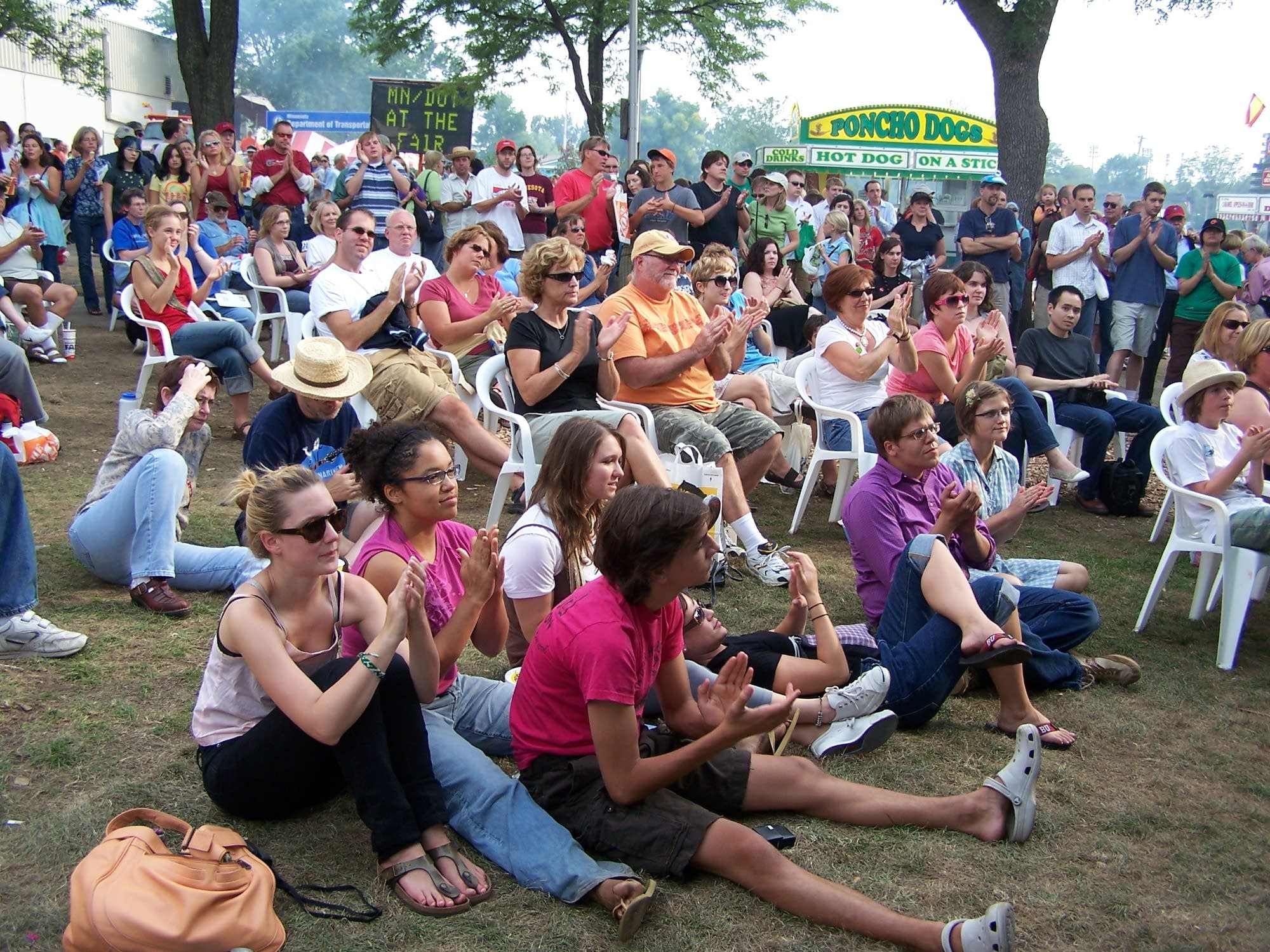 Fans applaud a performance by Haley in 2006