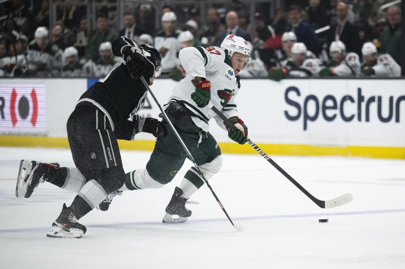 Kirill Kaprizov helps Wild end Kings' eight-game home winning