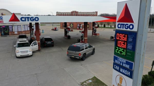 Traffic could fall to a record low for Memorial Day weekend, despite cheap gas prices.