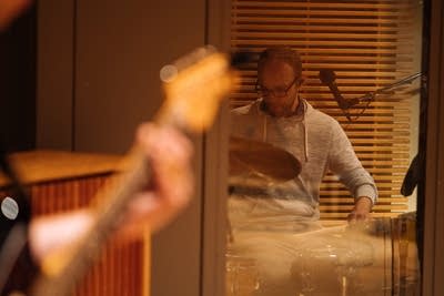 Kari Arnett performs at Radio Heartland