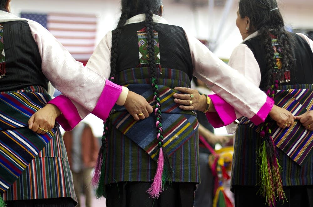 The women's dance group Gooshay