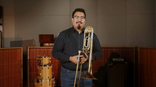Class Notes thumbnail for a Beginning Band lesson. Includes trombone player Felix Regalado of the Minnesota Winds.