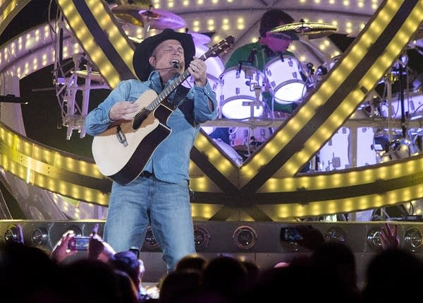 Garth Brooks at Target Center: A historic night with a born showman