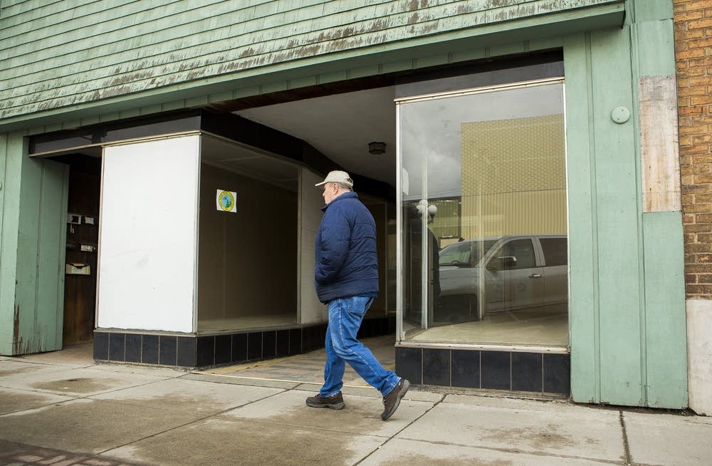 Vacant storefront in Virginia