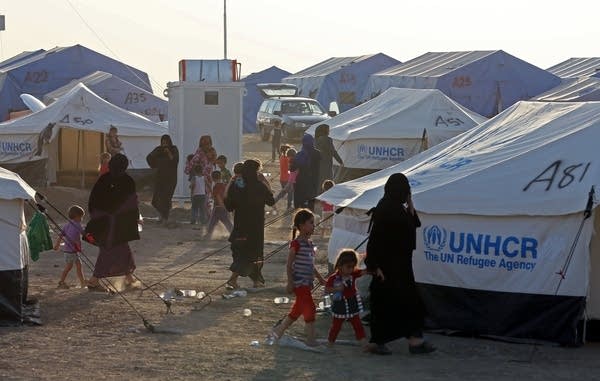 Iraqi displaced women and children
