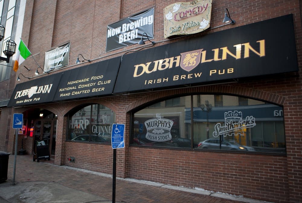 Dubh Linn Irish Brew Pub
