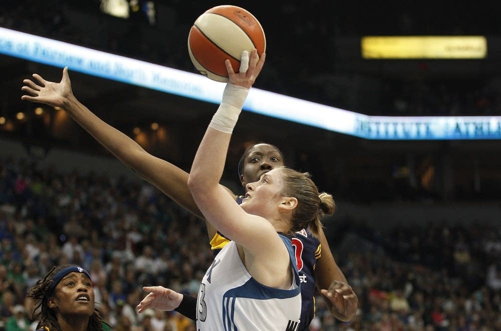 Lindsay Whalen, Jessica Davenport